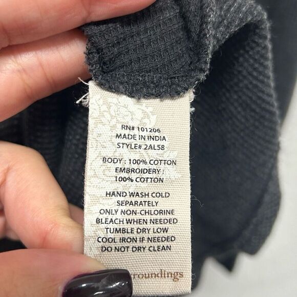 Soft Surroundings Embroidered Cold Shoulder Waffle Knit Gray Top Size L - Picture 6 of 12